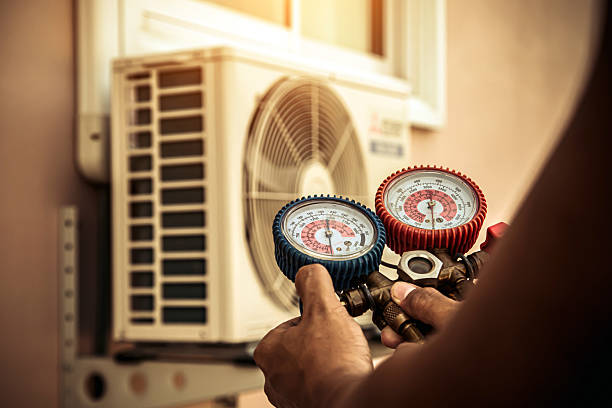 Professional Hvac Repair technician working in Palisades Park, NJ